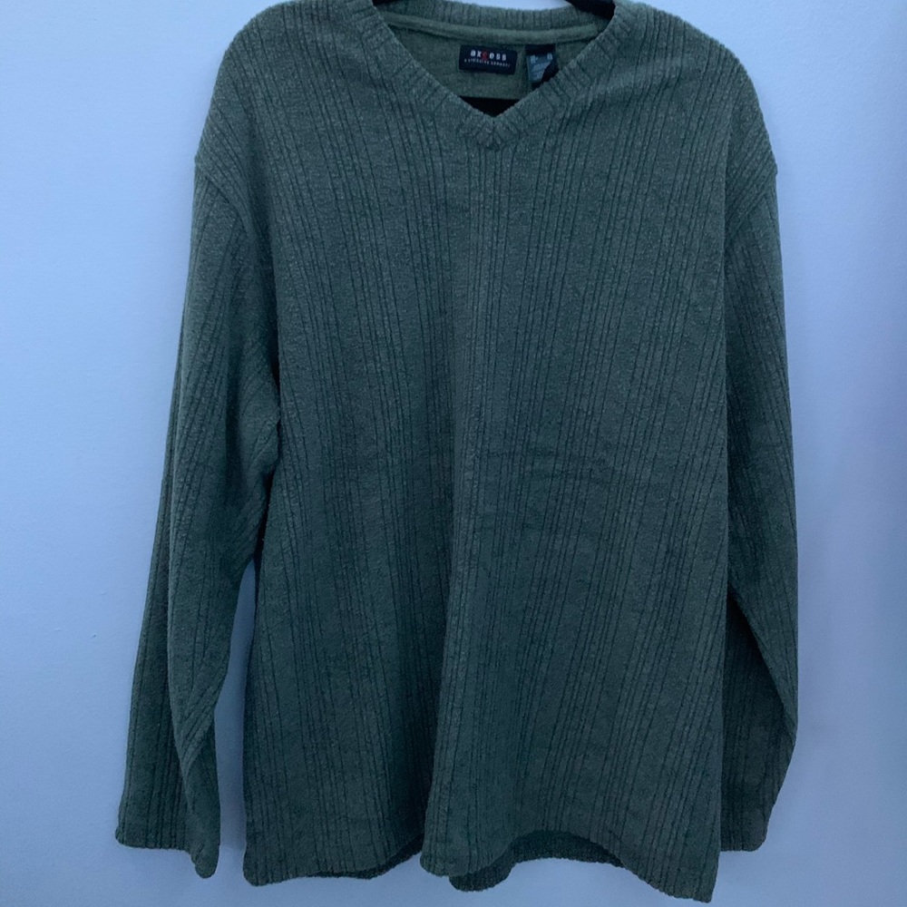 Access grey pull over